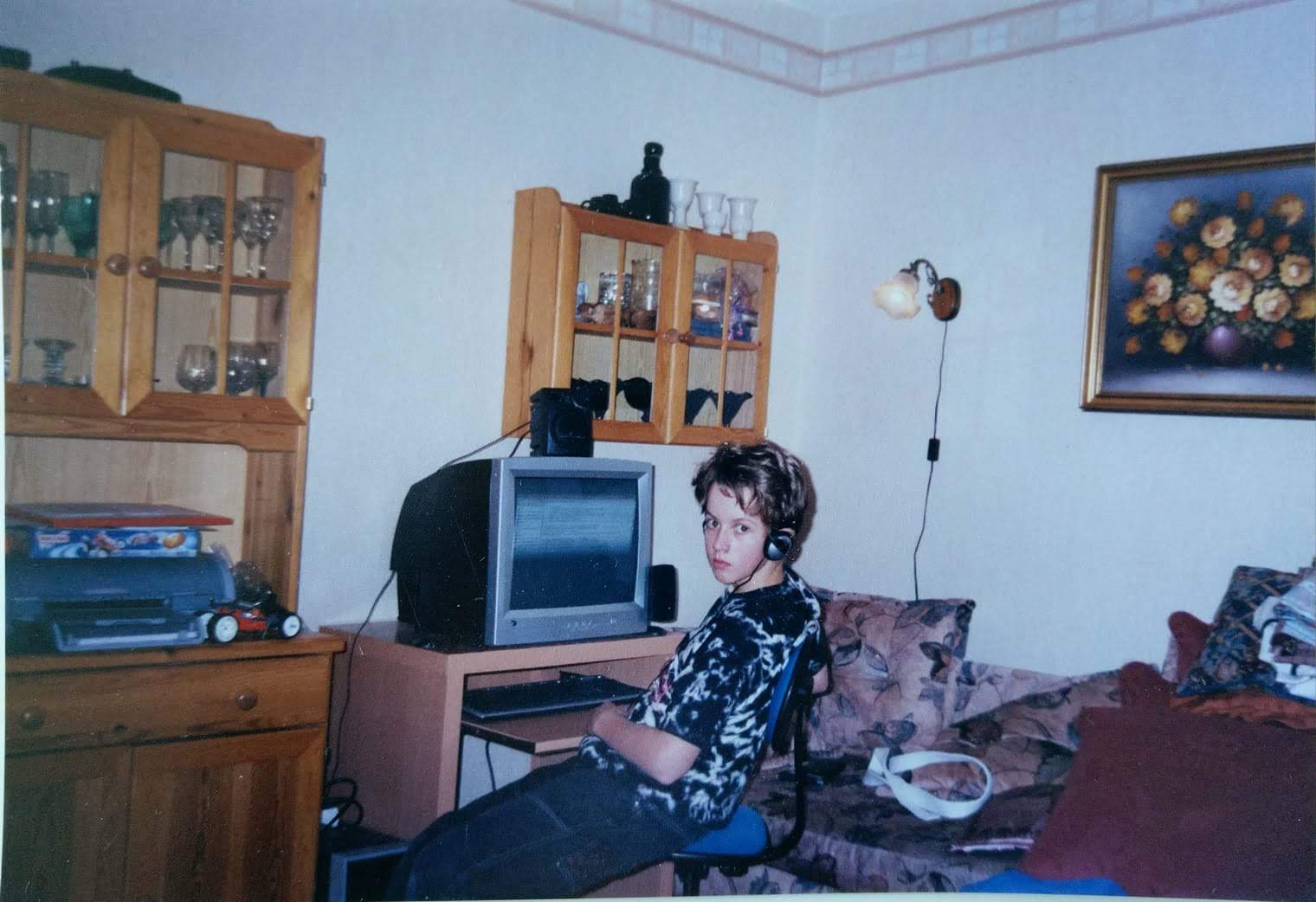 Iiro at age 12, making websites in Microsoft Notepad after Taekwondo practice, 2004